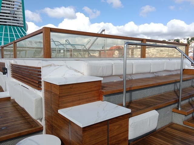Deck 7 - Swimming pool Deck 7 - Swimming pool