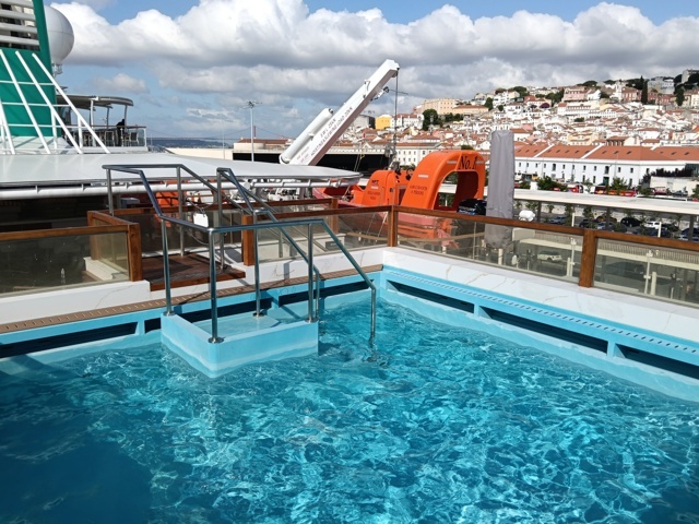 Deck 7 - Swimming pool Deck 7 - Swimming pool