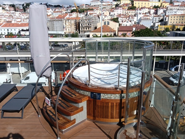 Deck 7 - Swimming pool Deck 7 - Swimming pool